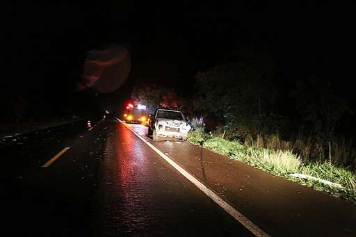 Idosa fica gravemente ferida em acidente provocado por caminhonete na BR-060 - Imagem da galeria de imagens