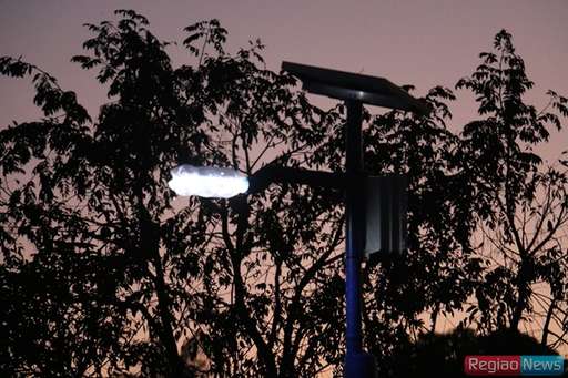 História de garoto inventor atraiu ONG que instalou energia solar na comunidade - Imagem da galeria de imagens