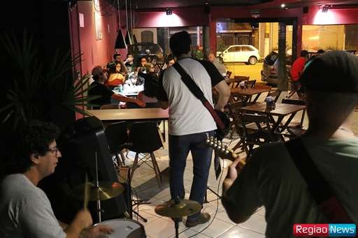 Jack Bar and Foods aposta em ambiente requintado, porções, chopp e drinks - Imagem da galeria de imagens