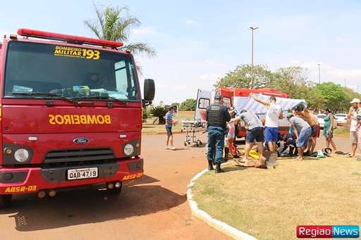 Acidente deixa motociclista ferido na rotatória da Aquidaban - Imagem da galeria de imagens