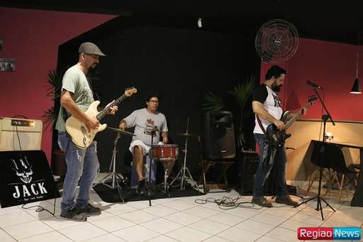 Jack Bar and Foods aposta em ambiente requintado, porções, chopp e drinks - Imagem da galeria de imagens