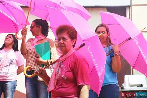 Outubro Rosa: Mulheres que venceram o câncer são homenageadas no Hospital Elmiria Silvério Barbosa - Imagem da galeria de imagens