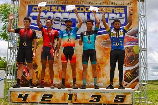 Prova de ciclismo em estradas de Bodoquena reúne mais de 50 atletas em 1ª edição - Imagem da galeria de imagens