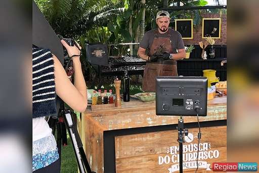 Sidrolandense trocou eventos pela cozinha e se tornou churrasqueiro de famosos da TV Globo - Imagem da galeria de imagens