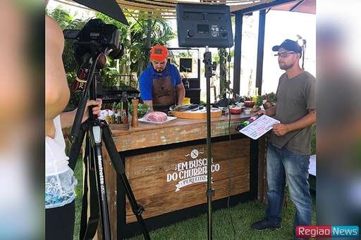 Sidrolandense trocou eventos pela cozinha e se tornou churrasqueiro de famosos da TV Globo - Imagem da galeria de imagens