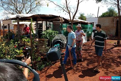 Luciano Huck em Sidrolândia para entrevistar garoto inventor - Imagem da galeria de imagens