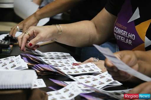 Com 494 votos, Lú Acosta fica em 1º lugar na eleição do Conselho Tutelar que teve 3 conselheiros reeleitos - Imagem da galeria de imagens