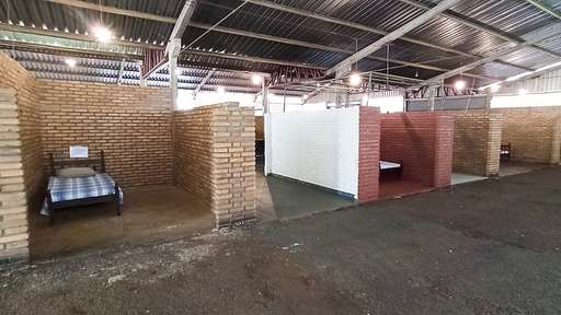 Começa a chegar 1ª leva de refugiados que vem trabalhar em Sidrolândia - Imagem da galeria de imagens