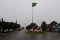 Sidrolândia amanhece sob neblina e clima instável; Expo terá dias de chuva, aponta previsão