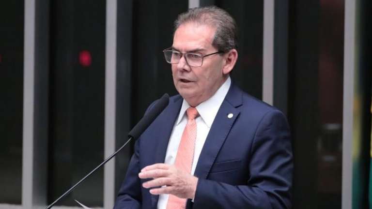 4 dos 8 deputados de MS votam para reduzir cadeia de Bolsonaro