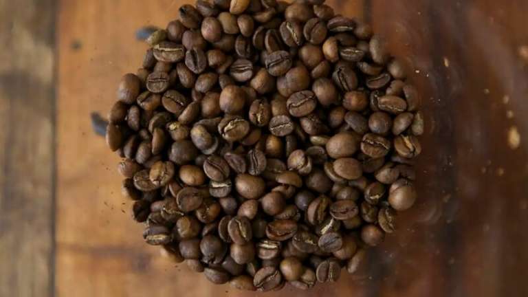 Alta do diesel pressiona custos da colheita do café no Brasil