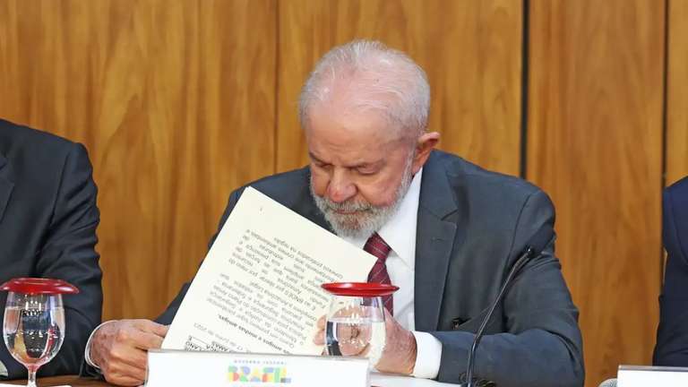 Lula veta lei que reconhece estágio como experiência profissional