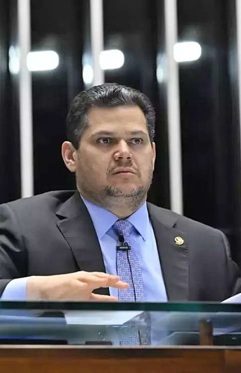 Delação de Daniel Vorcaro aponta propina de US$ 30 milhões a Davi Alcolumbre, diz revista