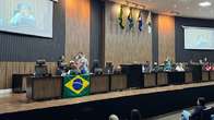 Vereadores retiram de pauta projeto que oficializa reajuste dos professores e ampliam debate sobre equiparação salarial