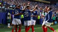 Mbappé decide, França vira chave no 2º T tempo e vence Senegal