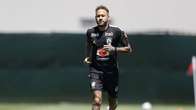 Neymar vai a campo pela primeira vez em treino da seleção brasileira