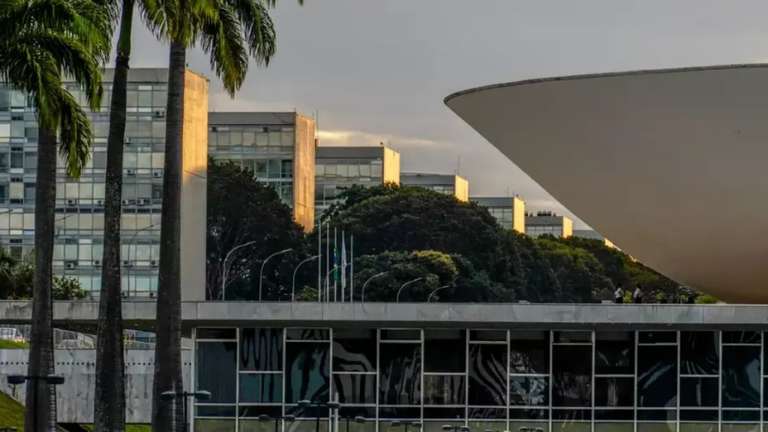 Congresso se aproxima do recesso sem votar PEC 6x1 e PL da Misoginia