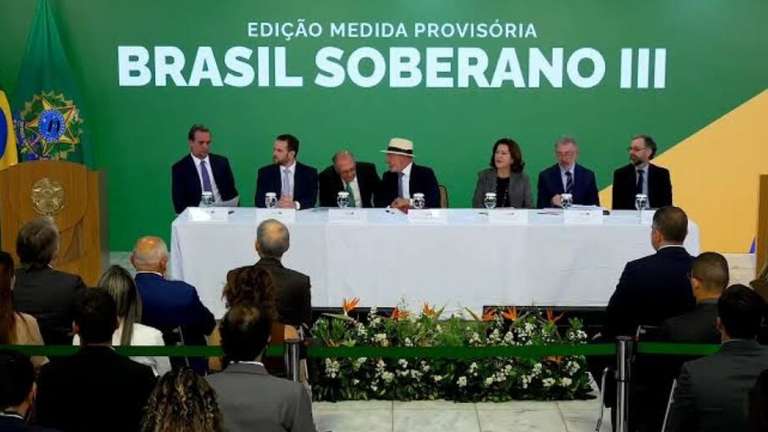 Lula diz que Brasil tem condições de sair fortalecido da crise comercial com os EUA
