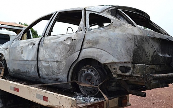 VeÃ­culo fica totalmente destruÃ­do em incÃªndio na BR-163