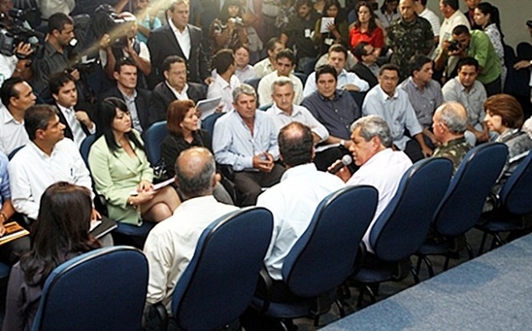 André reúne 14 prefeitos e pede ao ministro ajuda para recuperar estragos da chuva