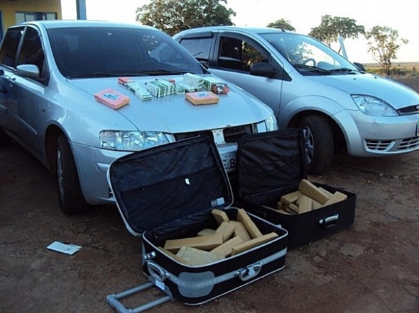 Em seis horas, PRF apreende 213 kg de maconha na BR-463