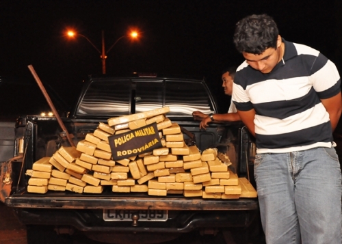 P.R.E apreende 123 kg maconha em SidrolÃ¢ndia