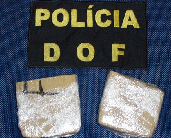 PolÃ­cia prende mulheres com crack dentro de tÃ¡xi