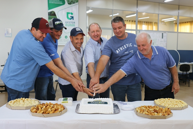 Em SidrolÃ¢ndia, cooperados comemoram os 49 anos da Coamo Agroindustrial
