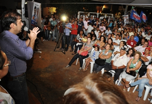 Ademir Osiro faz campanha em Campo Grande e reuni milhares em reuniÃ£o