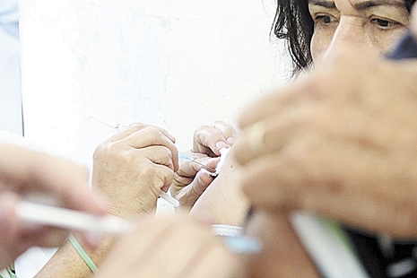 Dia ÂDÂ leva 1.181 aos postos de vacinaÃ§Ã£o e cobertura chega a 18,9% em SidrolÃ¢ndia