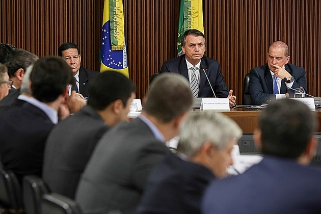 Bolsonaro faz segunda reuniÃ£o ministerial nesta terÃ§a-feira