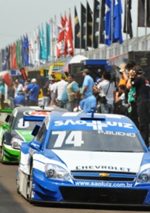 Torcedores aproveitam para tietar pilotos da Stock Car