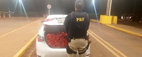 PRF apreende 616 quilos de maconha e prende trÃªs pessoas na BR-060