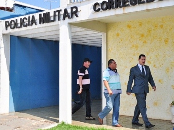 Dois policiais militares de NaviraÃ­ se apresentam Ã  Corregedoria