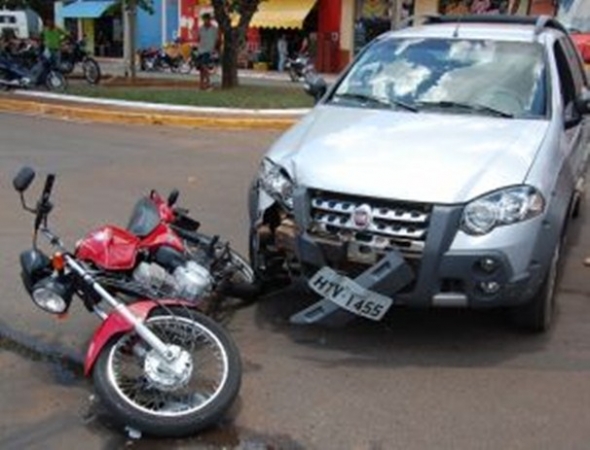 Acidente de trÃ¢nsito deixa motociclista ferido em Nova Andradina