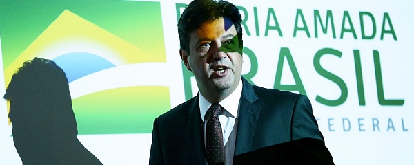 Ministro confirma primeiro caso suspeito de coronavÃ­rus no Brasil
