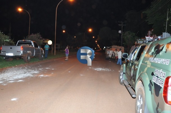 Acidente na Dorvalino dos Santos envolve duas caminhonetes