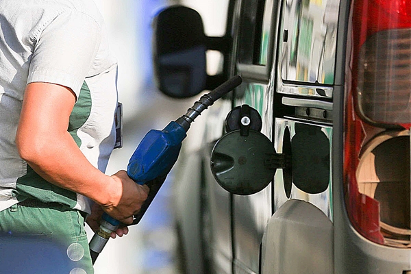 Petrobras anuncia 4Âª reduÃ§Ã£o seguida no preÃ§o da gasolina nas refinarias