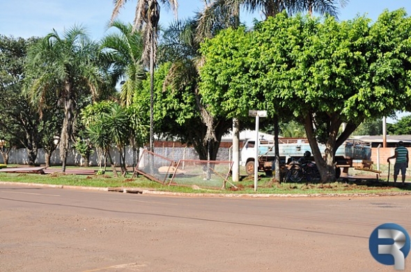 Prefeitura implanta academia cÃ©u aberto no centro de SidrolÃ¢ndia