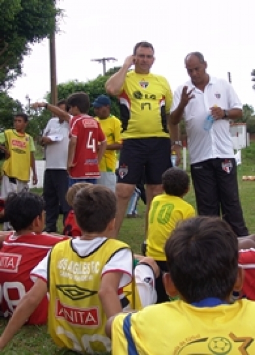 Futebol: ÂPeneiradaÂ do SÃ£o Paulo Futebol Clube revela 16 garotos do MS