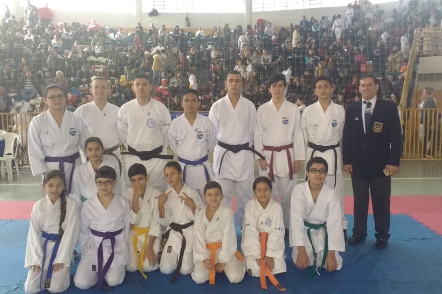 Karatekas de SidrolÃ¢ndia participam em Nova Andradina de fase do estadual
