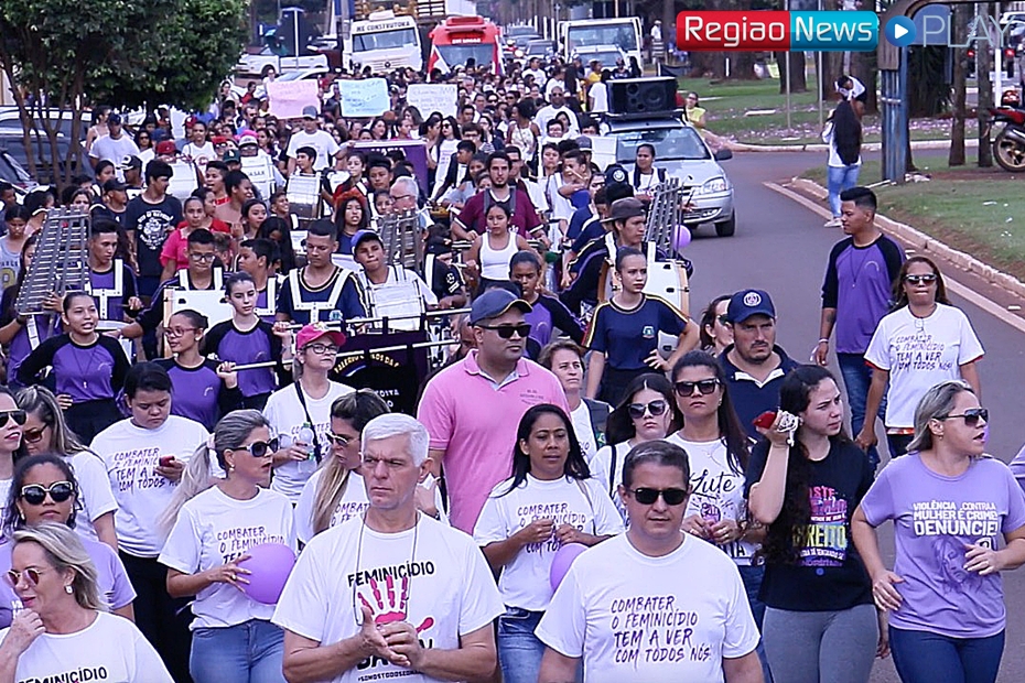 Em passeata contra feminicÃ­dio, parentes de vÃ­timas clamam por JustiÃ§a