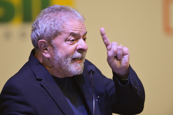 Presidente do TRF-4 determina que Lula deve continuar preso
