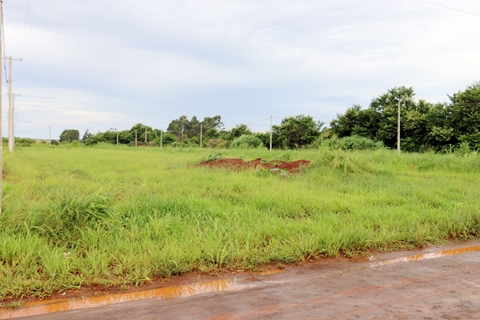 Depois de 5 meses, Prefeitura nÃ£o faz terraplenagem e SidrolÃ¢ndia pode perder 36 lotes urbanizados