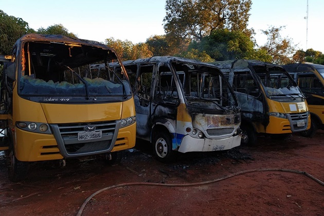 Frota do transporte escolar Ã© atingida por incÃªndio na regiÃ£o do Pantanal
