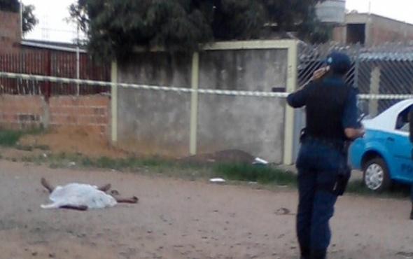 Suspeito de homicÃ­dio morre apÃ³s troca de tiros com a polÃ­cia no Jardim BatistÃ£o