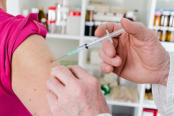 ServiÃ§o de vacinaÃ§Ã£o Ã© oferecido pela primeira vez em farmÃ¡cias
