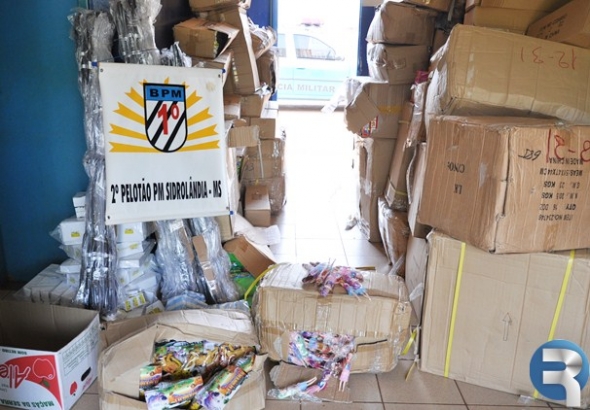 PM apreende em SidrolÃ¢ndia trÃªs veÃ­culos com brinquedos contrabandeados