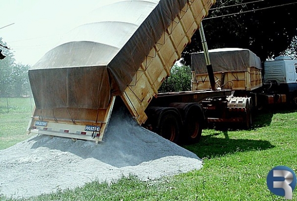 Arceno viabiliza 200 toneladas de calcário para produtores de Glória de Dourados