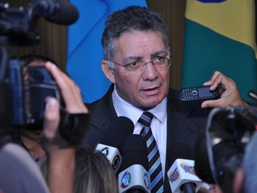 TJ decide nesta quarta se juiz continua como prefeito